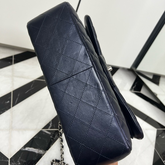 Chanel Jumbo Double Flap Bag in Iridescent Metallic Navy Blue - Picture 5 of 11